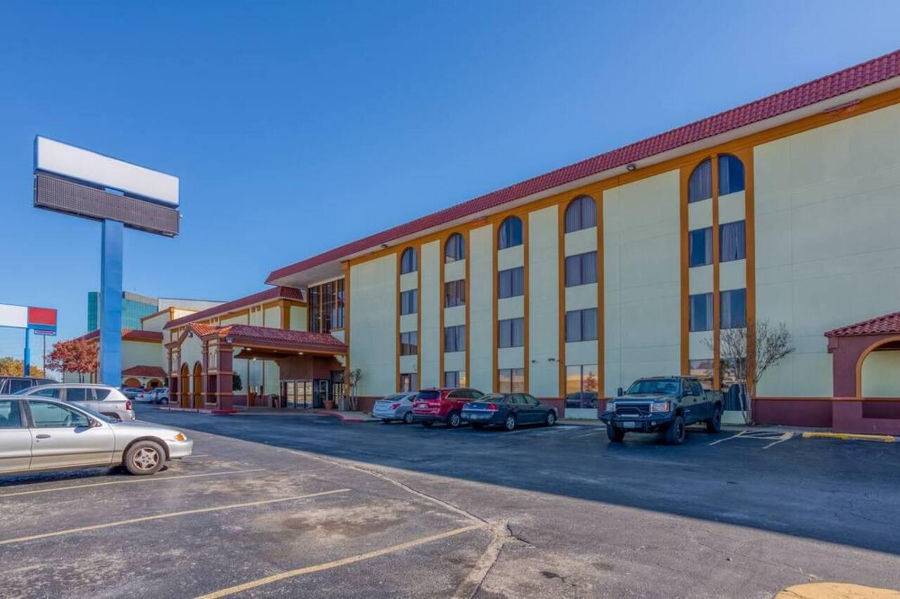 Oyo Hotel Tulsa I-44 Midtown المظهر الخارجي الصورة